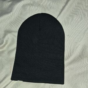 Elegant Black Knit Beanie